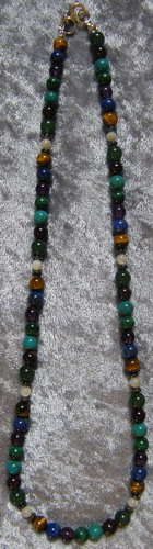 gemstone-necklace-seven-stones-lifesize