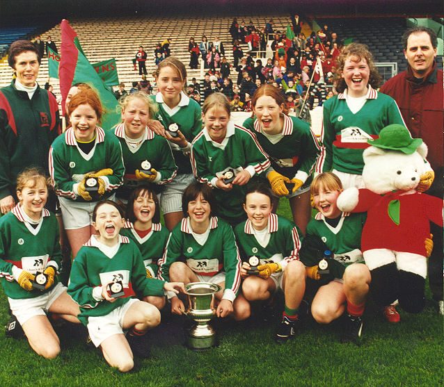 girls' football team