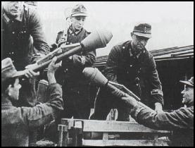German infantry with Panzerfaust
