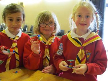 Raheny Cygnets do crafts