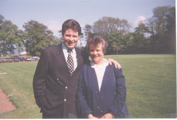 AnthonyandMother.jpg (42293 bytes)
