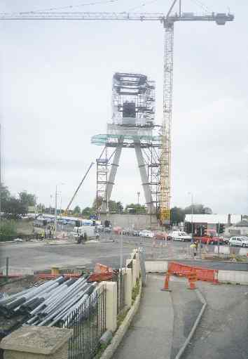 Taney Bridge in aanbouw - Dundrum Co. Dublin - Ireland - foto: Huib Zegers 2002