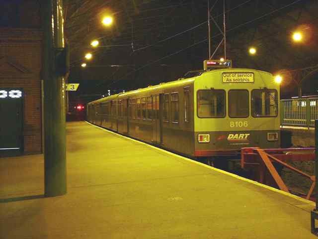 Overnachtende Dart in Pearse Station, Dublin, Ireland. 2001 - www.fantasyjackpalance.com