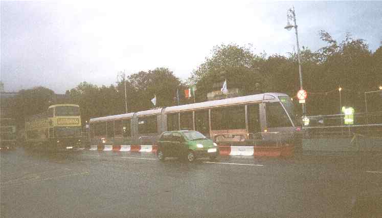 Luas tramstel tentoongesteld op Merrion Square - Dublin Ireland - 2001 Huib Zegers