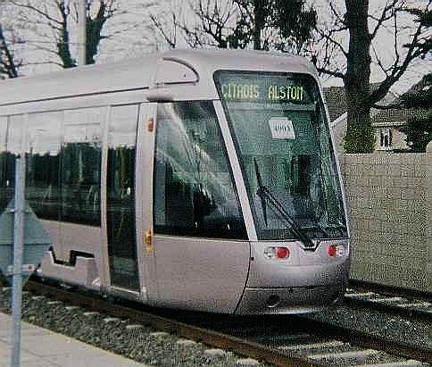 Luas tramstel tijdens proefrit in de buurt van het Sandyfort depot - 2004 Huib Zegers