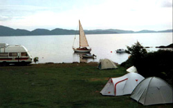 boat.jpg (18741 bytes)